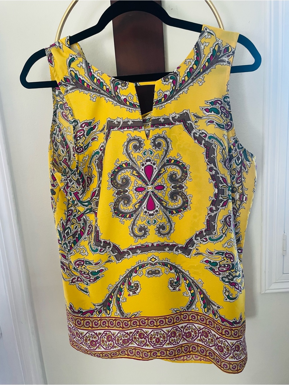 Violet & Claire Yellow Paisley Medallion Sleeveless Camisole